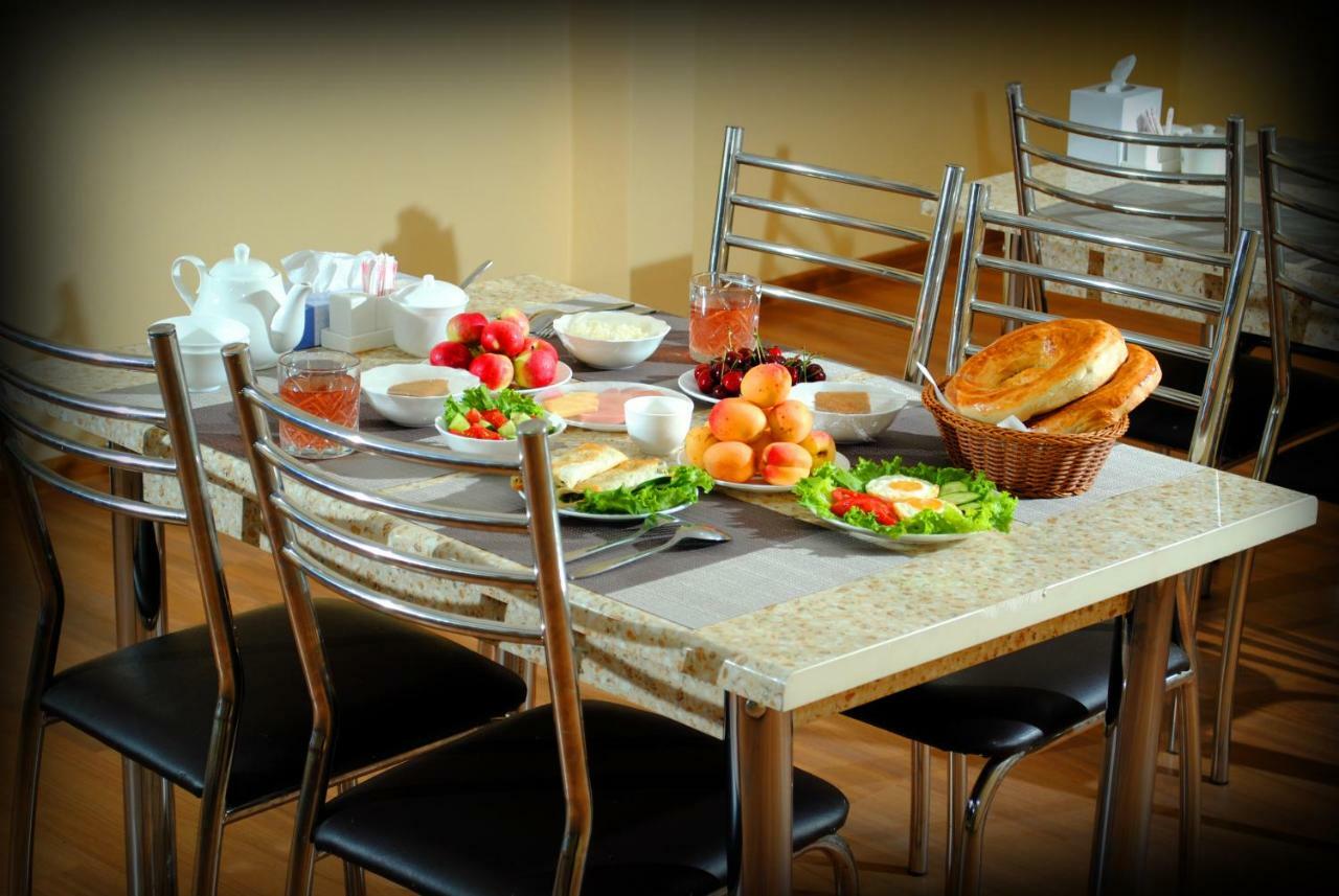 Chinor Garden Hotel - Free Airport Pick-Up And Drop-Off Tashkent Esterno foto